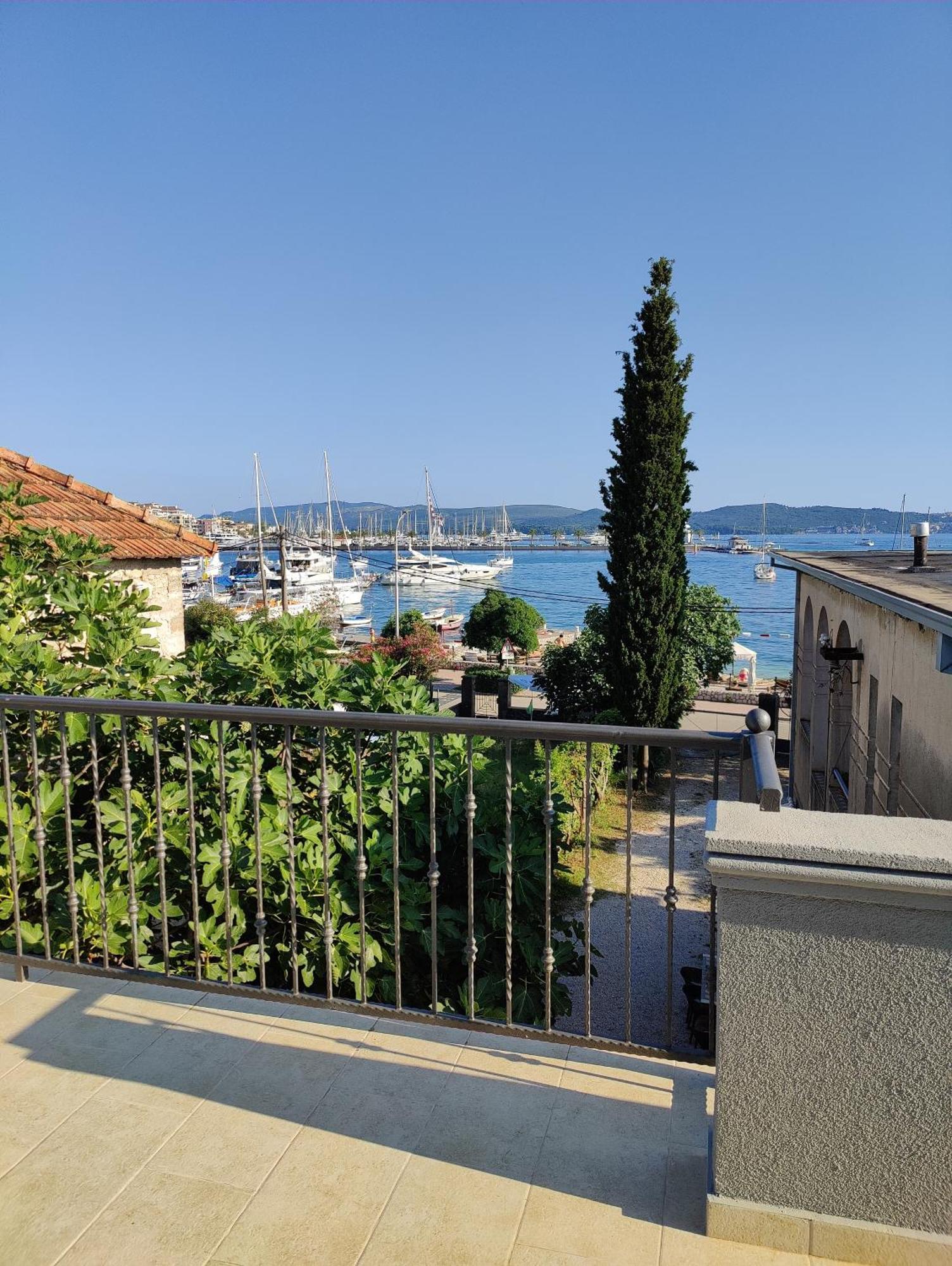 Miro Guesthouse Tivat Exteriér fotografie